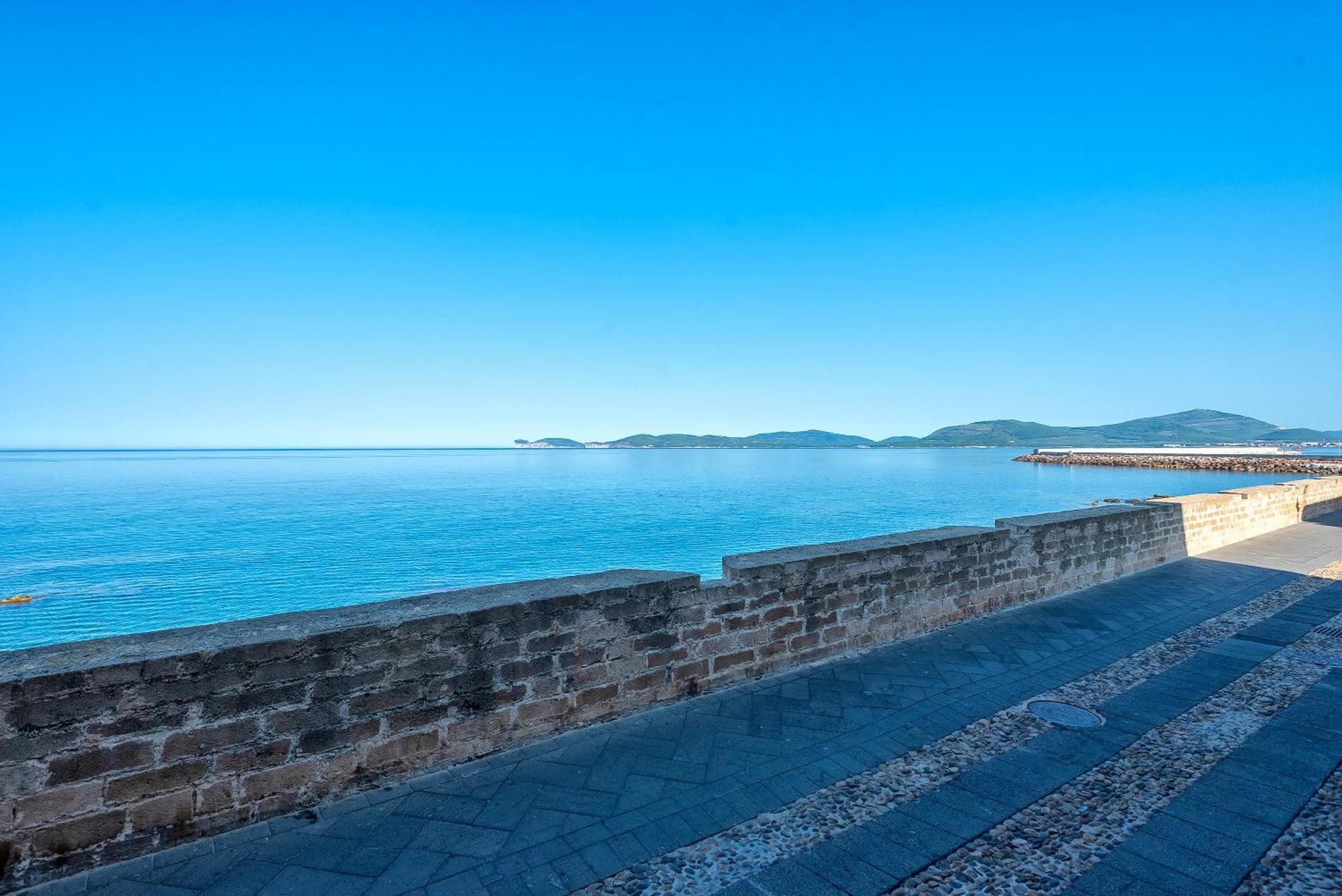 Carlo Alberto Apartment, Alghero Old Town, Near The Beach Luaran gambar